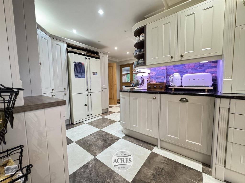 IMG 6144 (Large).jpg