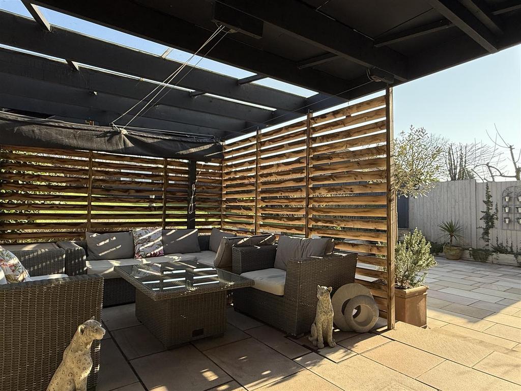 Pergola3.JPG