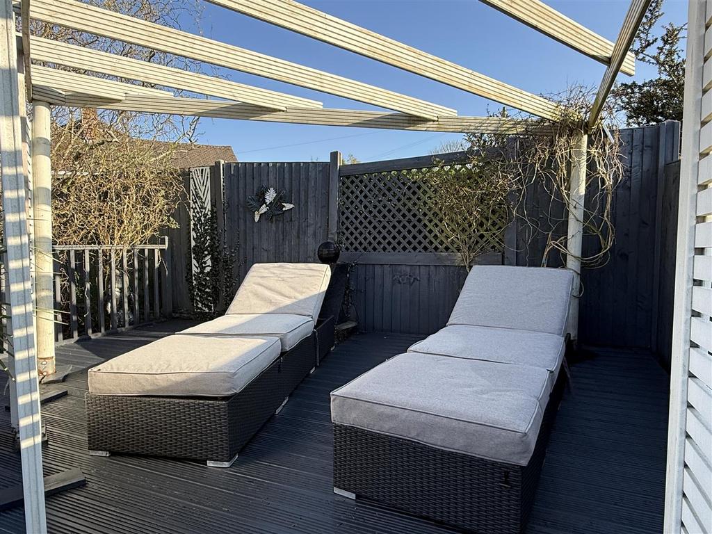 Pergola.JPG
