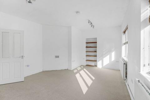 undefined, High Street, Newport Pagnell MK16