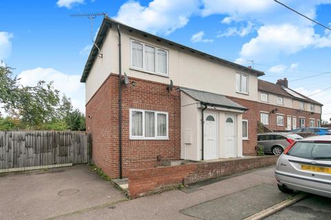 2 bedroom flat to rent, Goring Road, Colchester, CO4