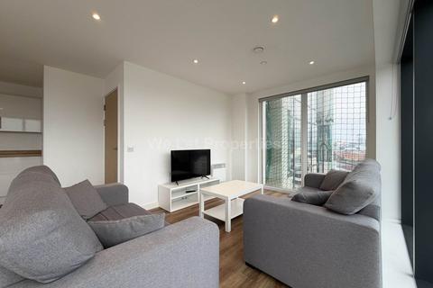 3 bedroom apartment to rent, Trafford Road, Salford M5