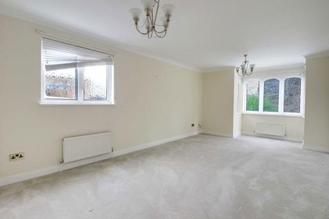 undefined, High Road, London N20