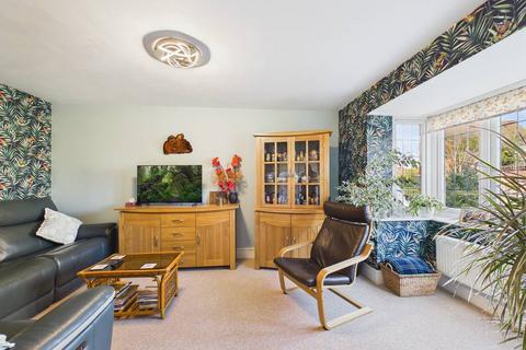 5 bedroom detached house for sale, Windsor Park, Hull, HU7 3AA