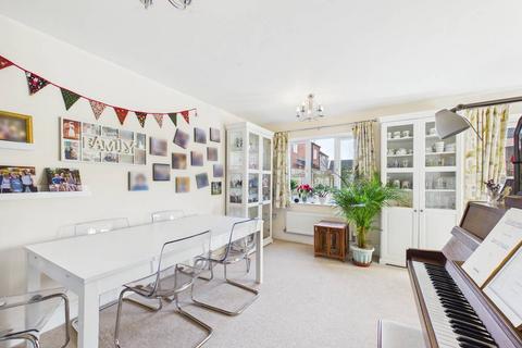 5 bedroom detached house for sale, Windsor Park, Hull, HU7 3AA