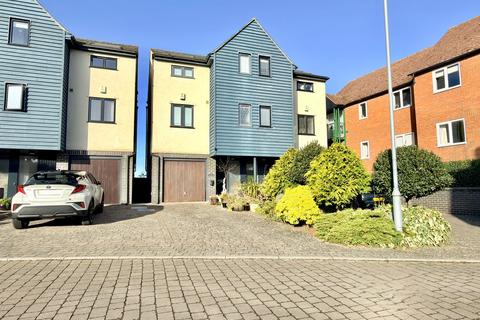 undefined, Elliott Court, Tewkesbury GL20