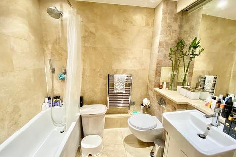 2 bedroom flat to rent, Kiran Court, London, E11