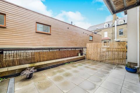 2 bedroom flat to rent, Kiran Court, London, E11