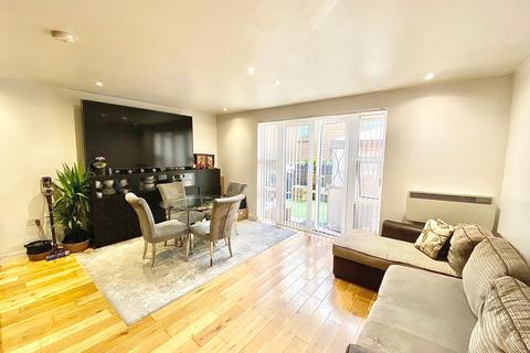 2 bedroom flat to rent, Kiran Court, London, E11
