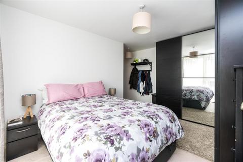 2 bedroom apartment to rent, Greenland Place, Surrey Quays, London, SE8