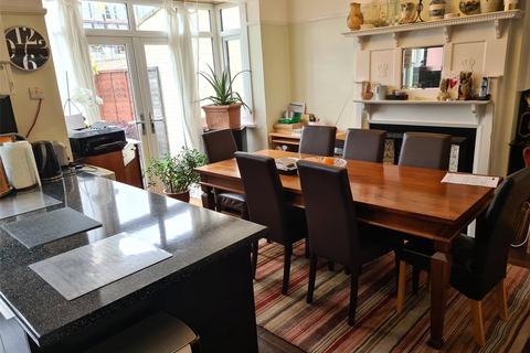 3 bedroom house to rent, Castleton Road, Mitcham, CR4