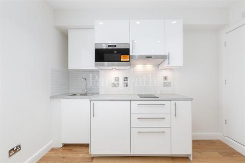 Studio to rent, Christchurch Avenue, Kilburn NW6