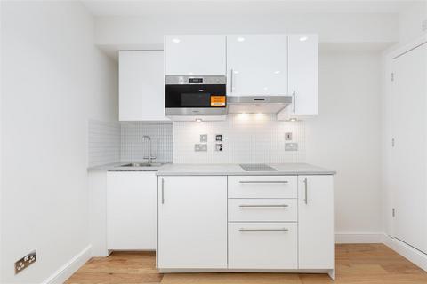 Studio to rent, Christchurch Avenue, Kilburn NW6