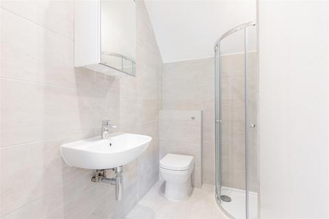 Studio to rent, Christchurch Avenue, Kilburn NW6