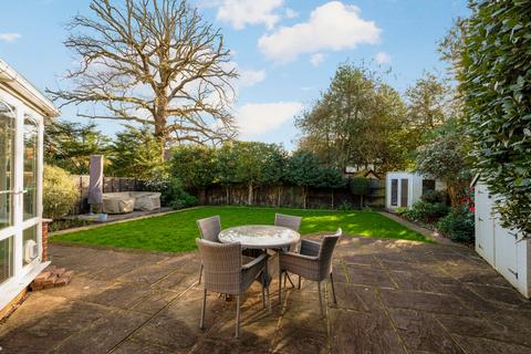 undefined, Mayfield Gardens, Walton-on-Thames, KT12