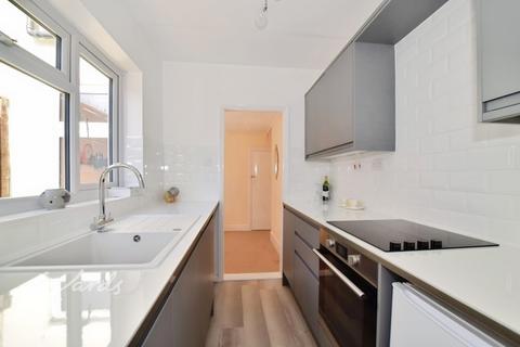 2 bedroom cottage to rent, St. Marys Road Greenhithe DA9