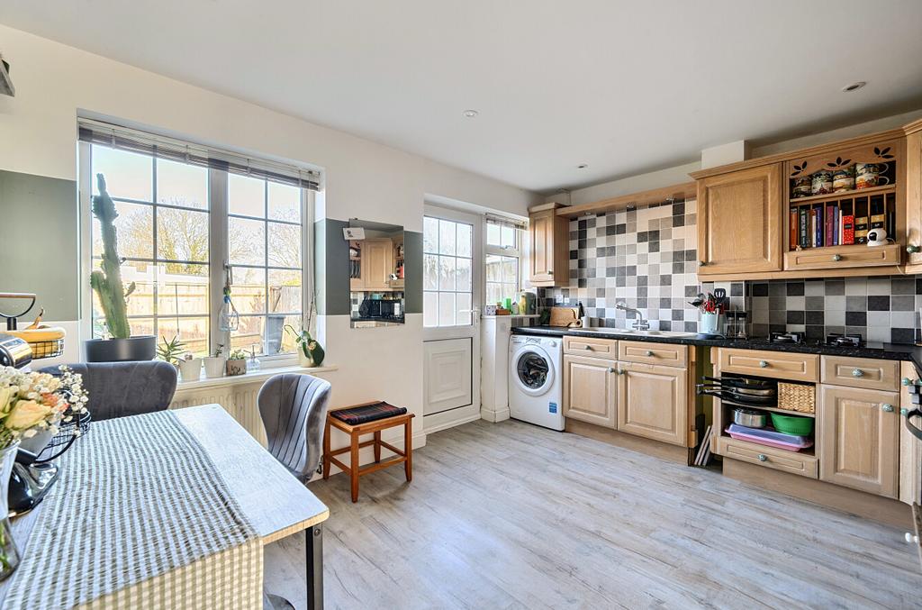 1422410869a965a4c6363