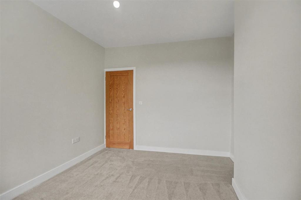 Bedroom 1 2.jpeg