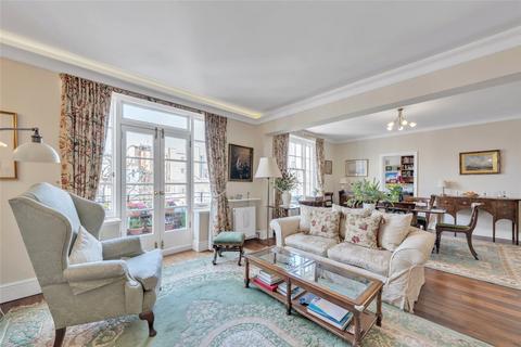 3 bedroom apartment for sale - Garden Court, Garden Road, St John's Wood, London, NW8