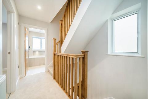 undefined, Apple Tree Grove, Streatham SW16