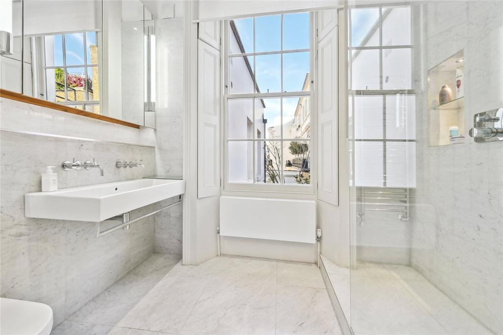 En Suite Bathroom