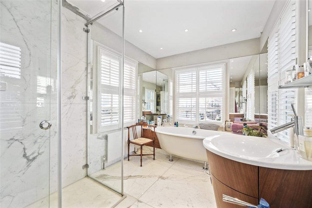 En Suite Bathroom