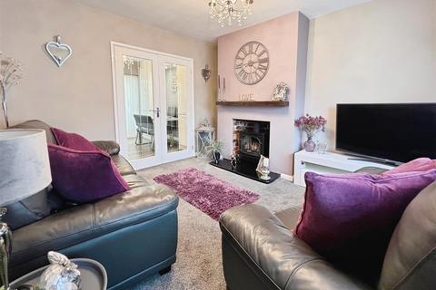 3 bedroom semi-detached house for sale, Hall Avenue, Bradford BD2