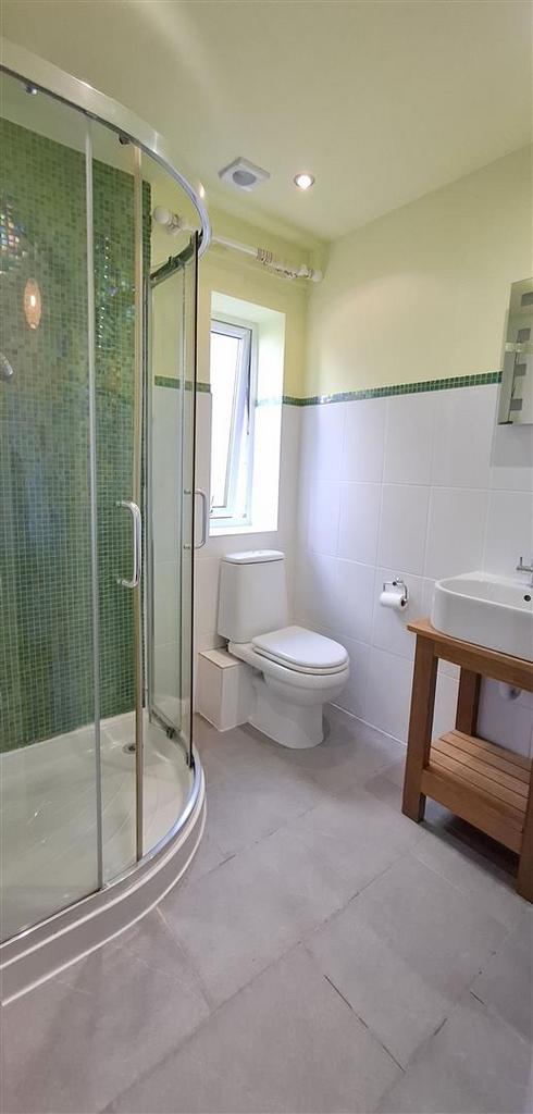 En suite shower room