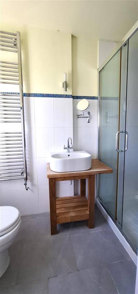 En suite shower room