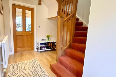 undefined, Llandrillo