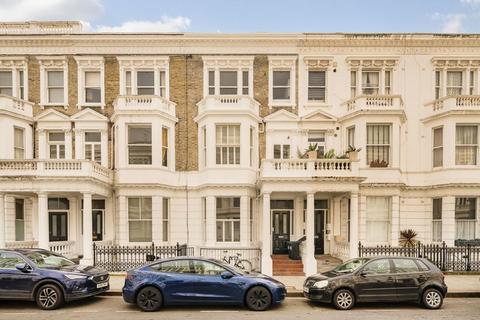 2 bedroom flat to rent, Perham Road, London W14