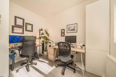 2 bedroom flat to rent, Perham Road, London W14