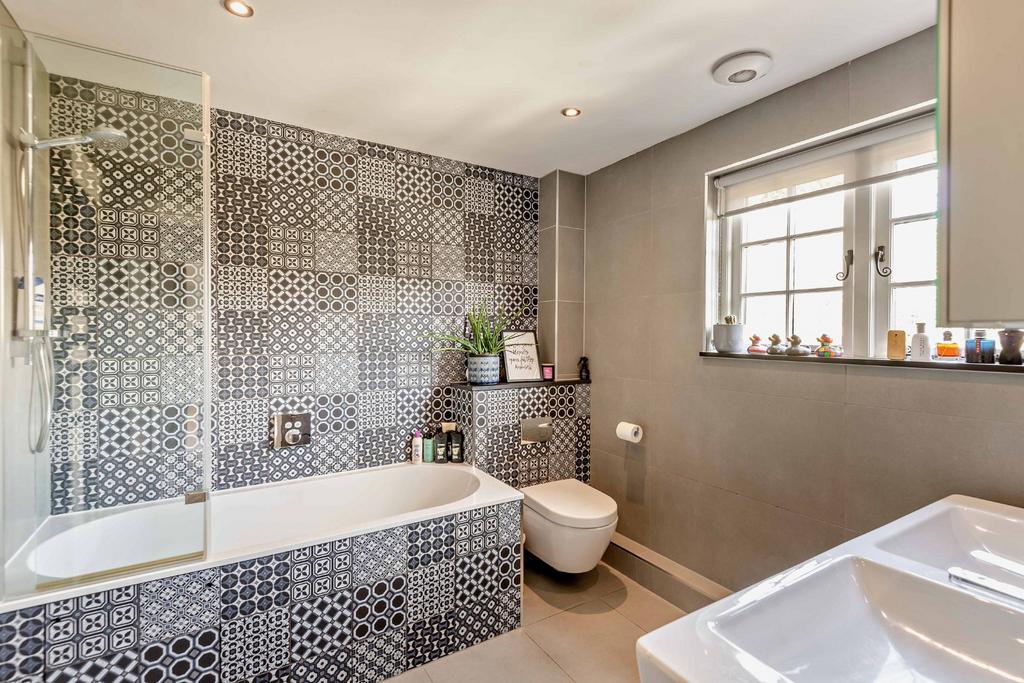 Bedroom 2 En Suite
