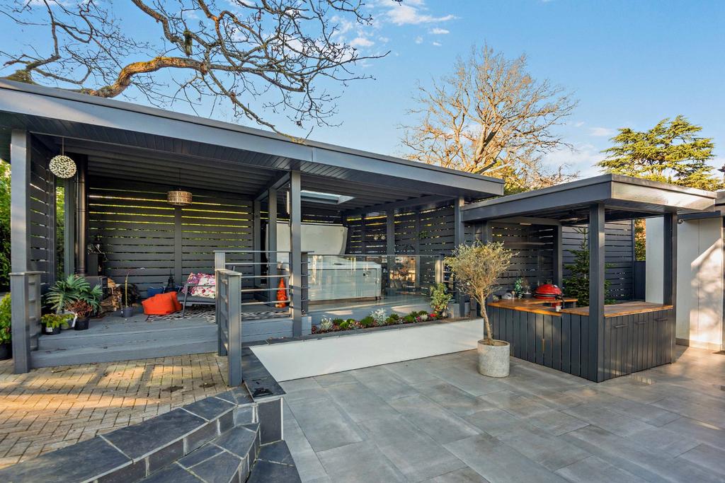 Garden Kitchen Area