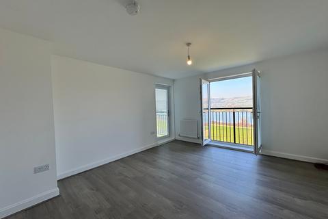 2 bedroom flat to rent, Dearman Crescent, Hythe, CT21
