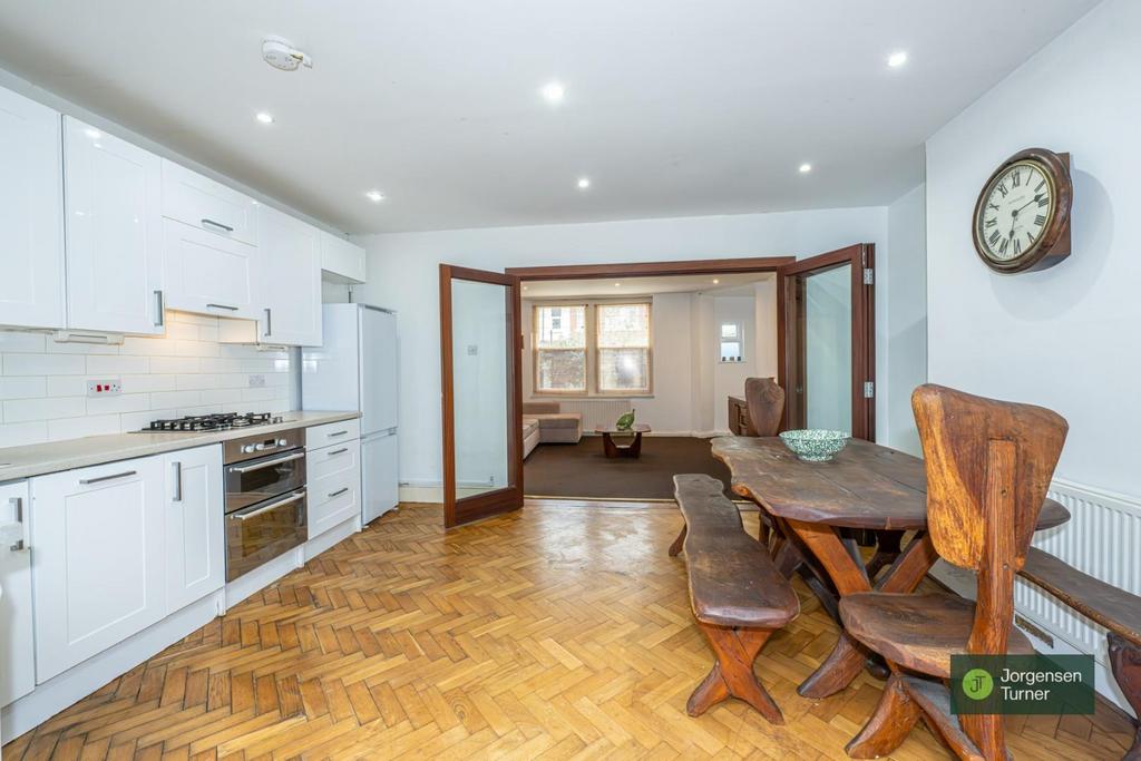 Kitchen .jpg