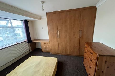 undefined, Selan Gardens, Hayes UB4