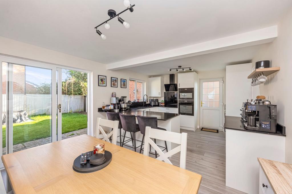 Kitchen / Dining Room