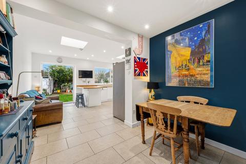 undefined, Sunbury Lane, Walton-on-Thames, KT12