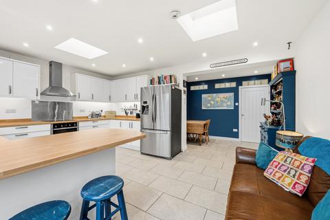 undefined, Sunbury Lane, Walton-on-Thames, KT12
