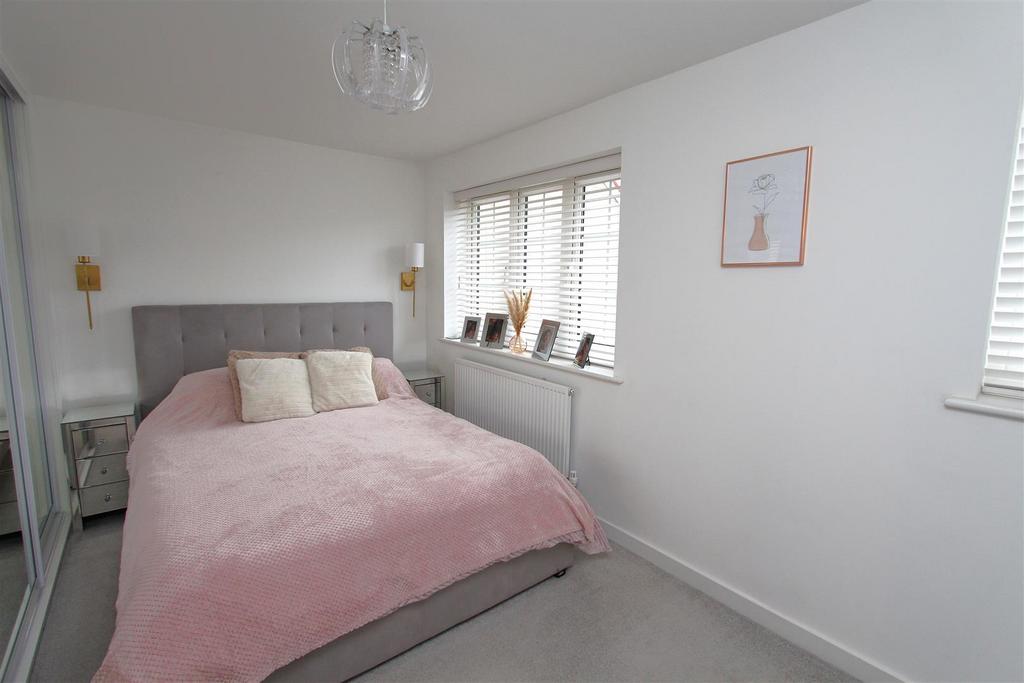 Bedroom 1.JPG