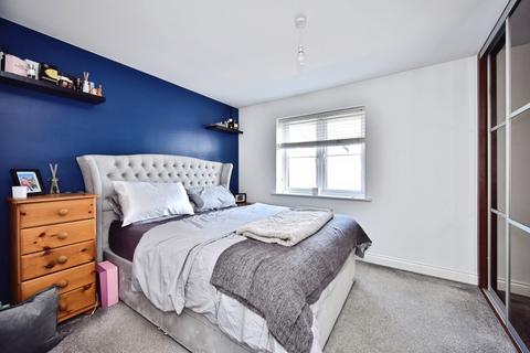 2 bedroom end of terrace house for sale, Hook Way, Maidstone, Kent, ME17