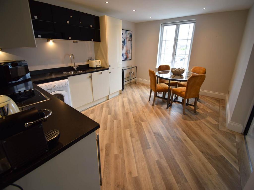 Kitchen diner