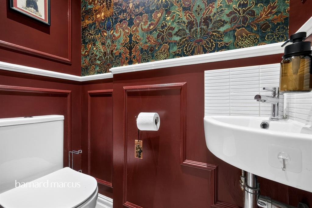 Cloakroom/WC