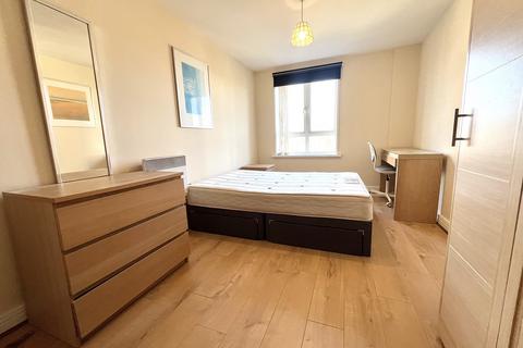 2 bedroom flat to rent, Granite Apartments, London, E15