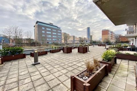 2 bedroom flat to rent, Granite Apartments, London, E15