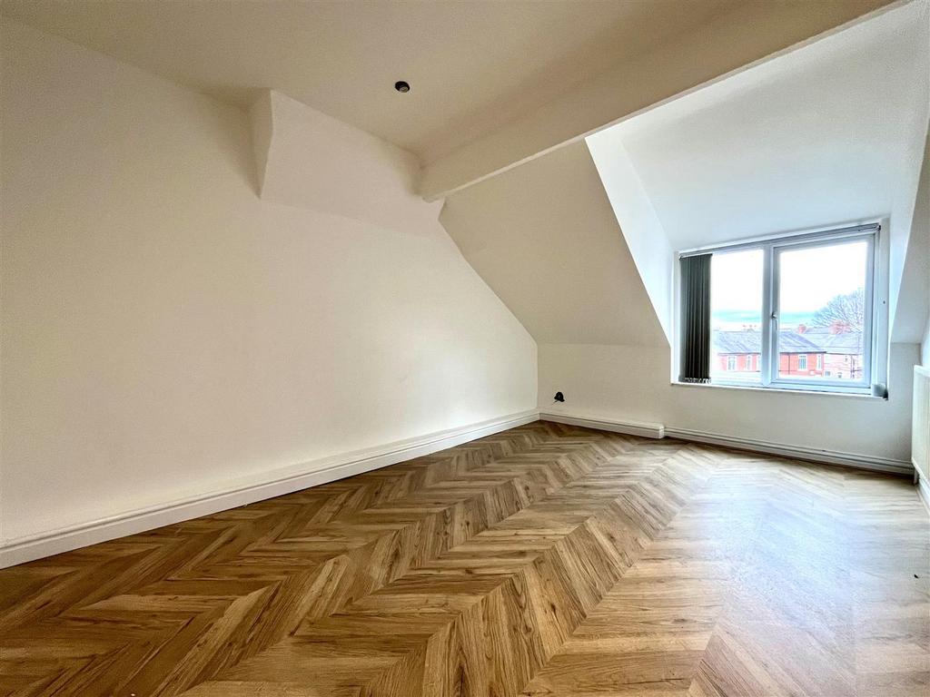 Bedroom Aspect 2