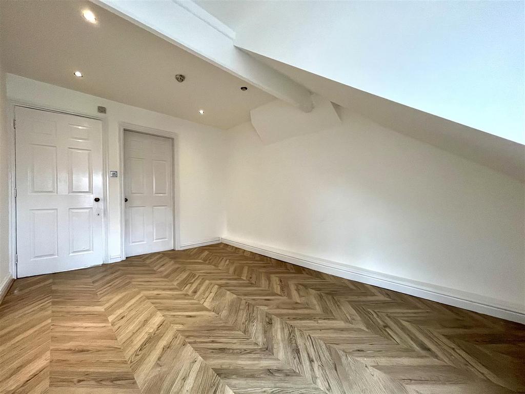 Bedroom Aspect 3