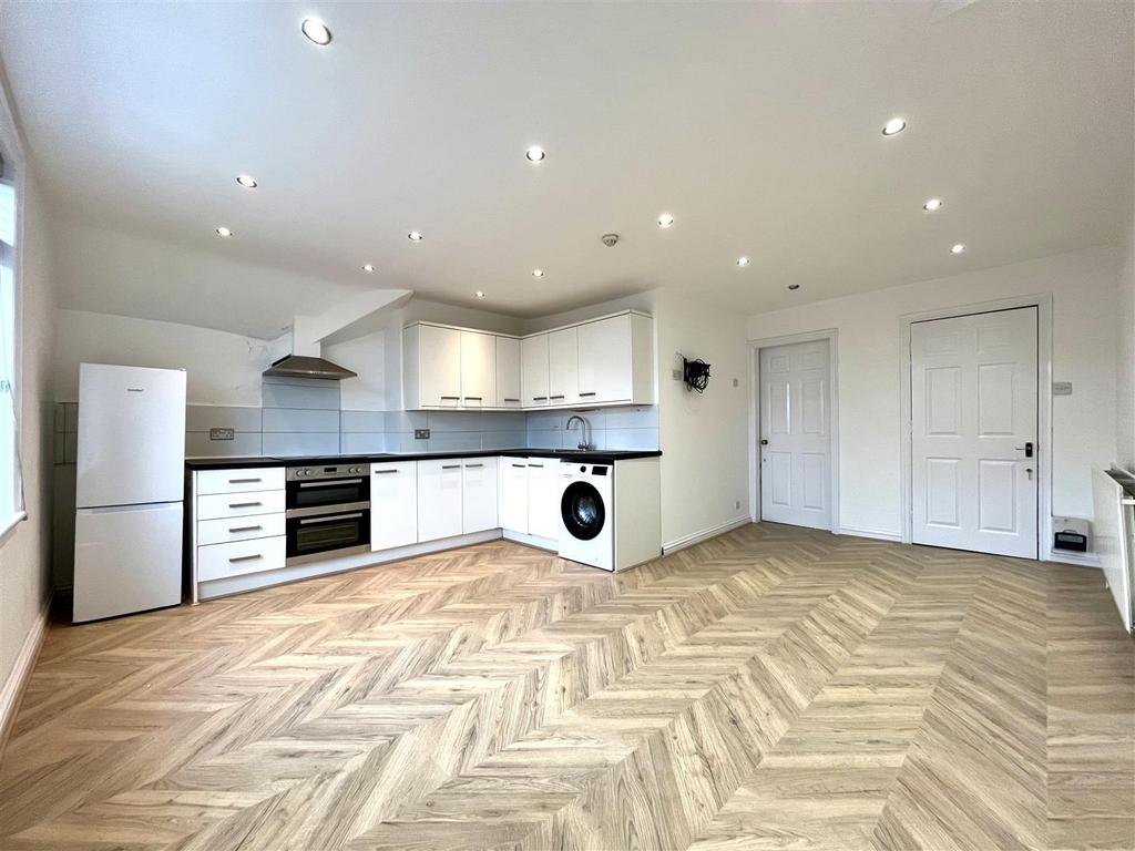 Kitchen / Living Area Aspect 3