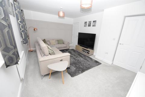 5 bedroom semi-detached house for sale, Hutton Hall Drive, Eccleshill, Bradford